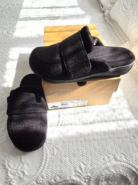 VIONIC WOMEN'S GEMMA II SLIPPERS WITH ARCH SUPPORT